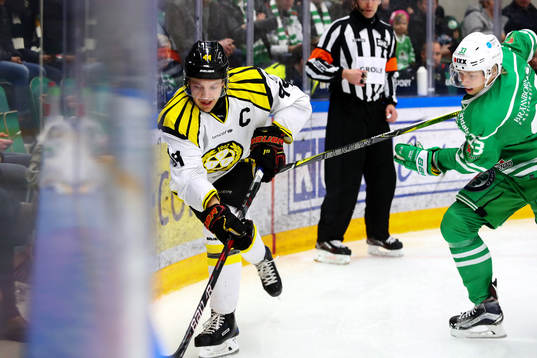 Brynäs Jacob Blomqvist och Rögles Samuel Jonsson