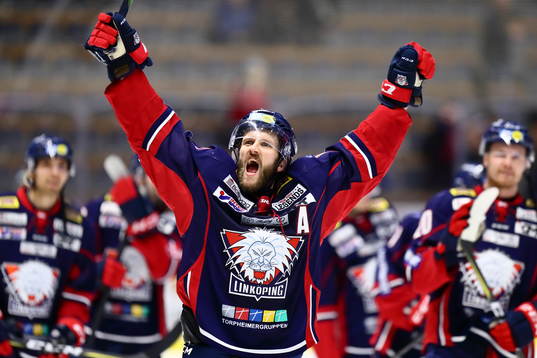 Linköpings Sebastian Karlsson jublar