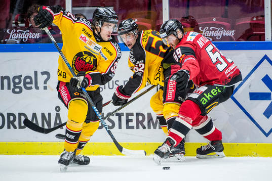 Malmö Redhawks Anton Mylläri mot Luleås Oscar Engsund