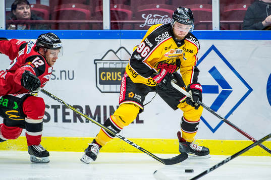 Malmö Redhawks Matias Lassen mot Luleås Robin Kovacs