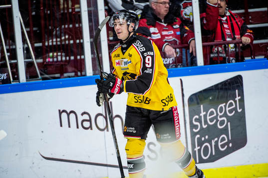Luleås Johan Forsberg jublar