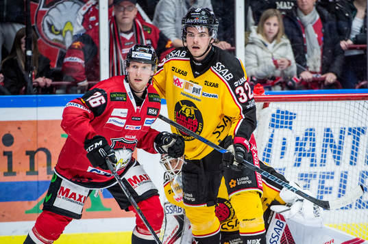 Malmö Redhawks Axel Wemmenborn mot Luleås Oscar Engsund