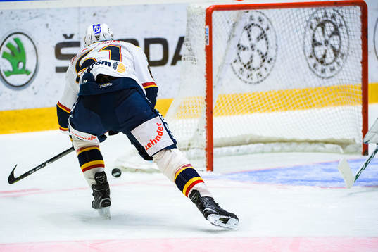 Djurgårdens Markus Ljungh missar ett läge