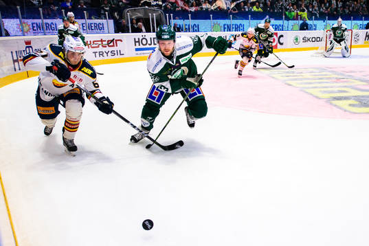 Djurgårdens Markus Ljungh och Färjestads Linus Persson