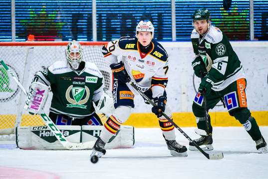 Färjestads målvakt Lars Haugen, Djurgårdens Marcus