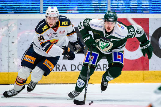 Djurgårdens Lukas Vejdemo och Färjestads Sebastian Erixon