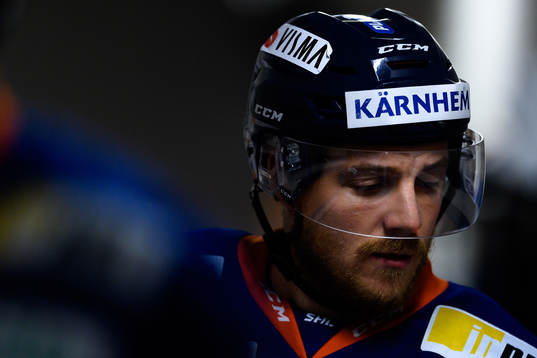 Växjös Erik Josefsson före värmningen