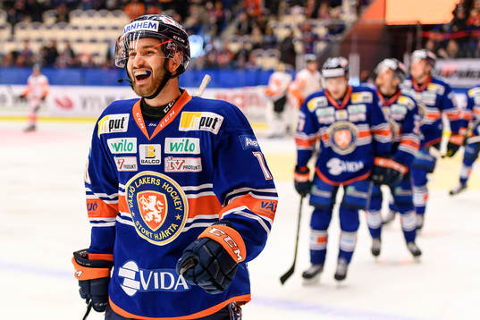Växjös Andrew Calof jublar