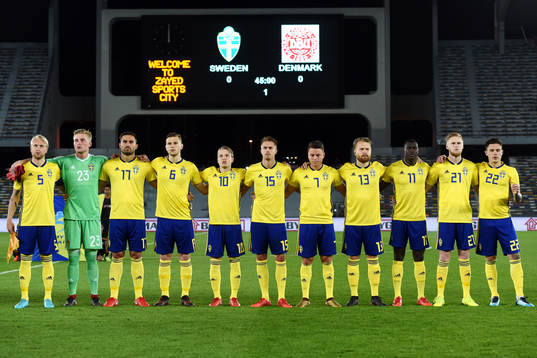 Sveriges Johan Larsson, målvakt Jacob Rinne, Sotirios