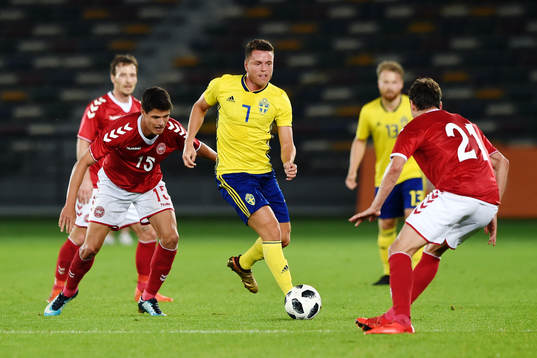 Danmarks Jens Martin Gammelby och Sveriges Kerim Mrabti i