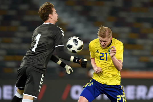 Danmarks målvakt Fredrik Rønnov