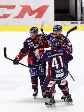 Linköpings Nick Sörensen (nr 20) har precis gjort mål