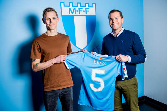 Malmö FFs sportchef Daniel Andersson presenterar Sören
