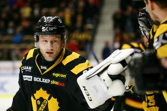 Skellefteås Oscar Möller jublar