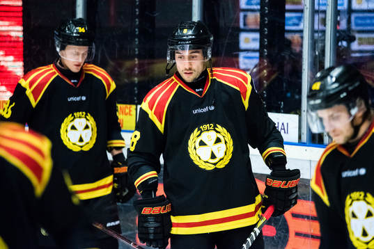 Brynäs Aaron Palushaj före ishockeymatchen i SHL mellan