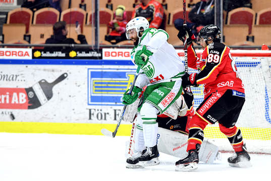 Rögles Jack Connolly och Luleås Ryan Johnston