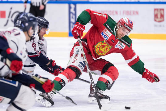 Moras Alexander Hilmerson  i ishockeymatchen i SHL mellan