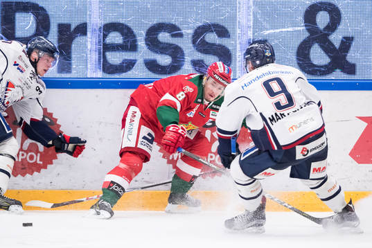 Moras Robin Johansson och Linköpings Tony Mårtensson  i