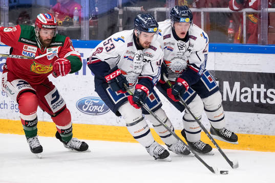 Moras Jacob Lagacé och Linköpings Eddie Larsson och Emil