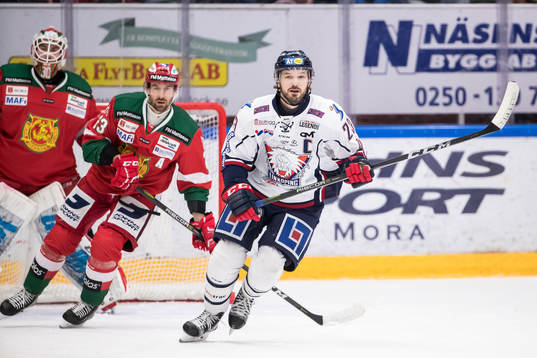 Linköpings Niklas Persson och Moras Tomas Skogs  i