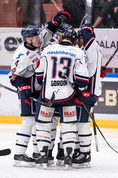Linköpings Niclas Lundgren och Andrew Gordon jublar