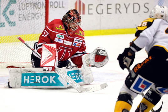 Örebros målvakt Eero Kilpeläinen och Skellefteås Oscar