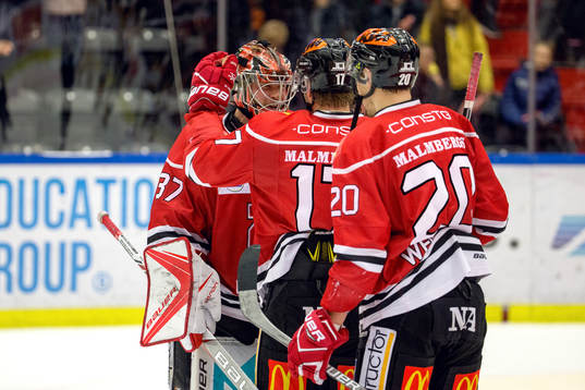Örebros målvakt Eero Kilpeläinen, Daniel Viksten och
