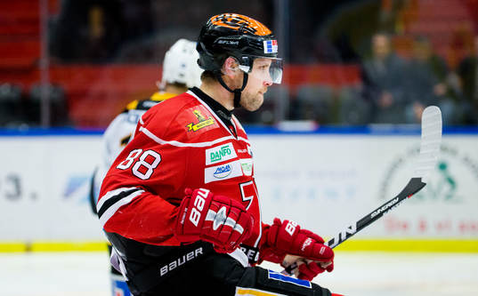Örebros Viktor Ekbom jublar