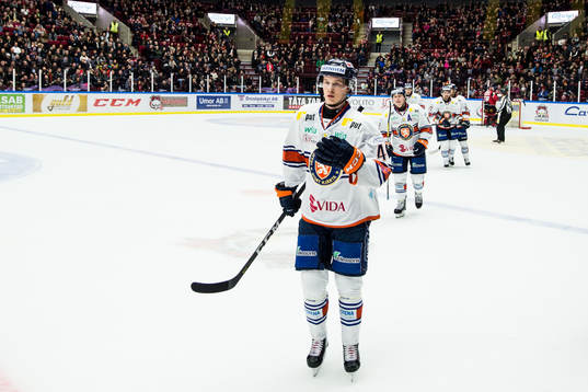 Växjös Elias Pettersson jublar