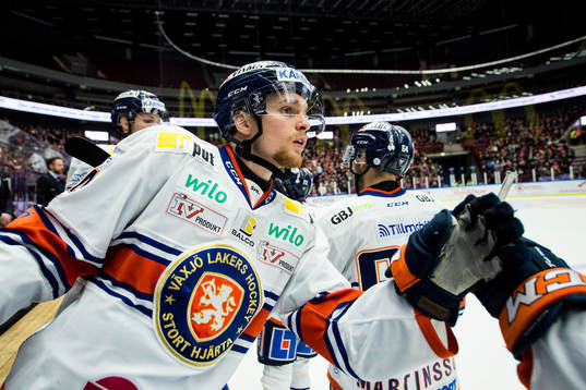 Växjös Brendan Shinnimin jublar