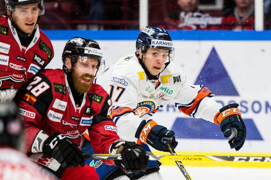 Växjös Jonas Röndbjerg och Malmö Redhawks Jens Olsson