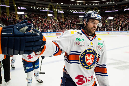 Växjös Noah Welch jublar
