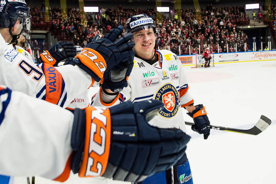 Växjös Oliver Bohm jublar