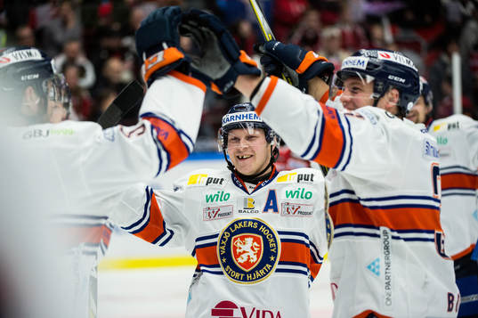 Växjös Tuomas Kiiskinen jublar