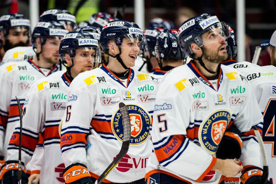 Växjös Linus Högberg jublar