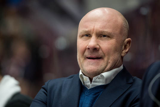 Malmö Redhawks tränare Peter Andersson deppar