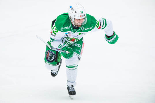 Rögles Jack Connolly grinar illa