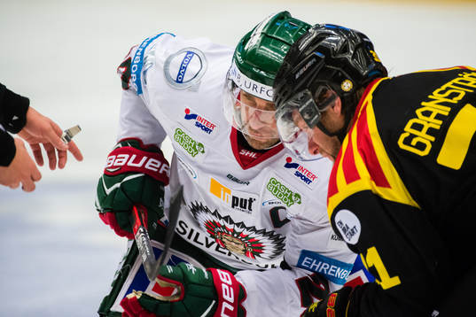 Tekning mellan Frölundas Joel Lundqvist och Brynäs