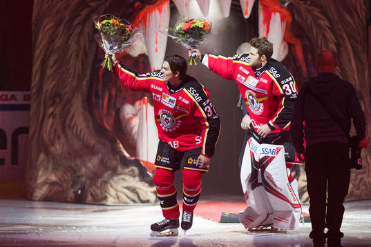 Luleås Isac Lundeström och målvakt Filip Gustavsson