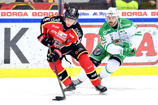 Luleås Viktor Grahn och Rögles Juhamatti Aaltonen