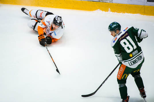 Karlskronas Emil Larsson och Färjestads Theodor Lennström