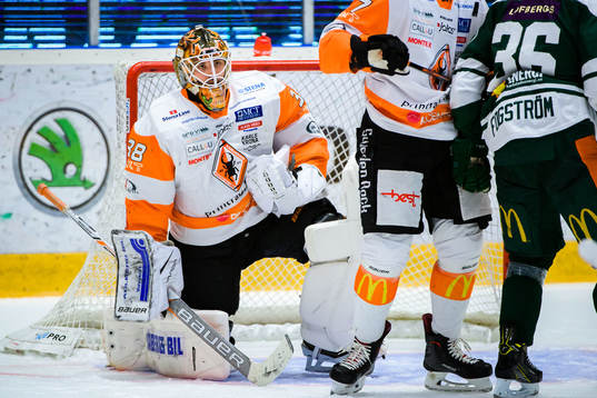Karlskronas målvakt Johannes Jönsson deppar