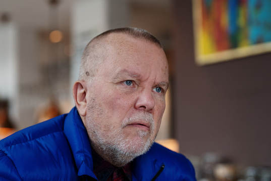 Förbundskaptenen för Sveriges damlandslag i ishockey Leif