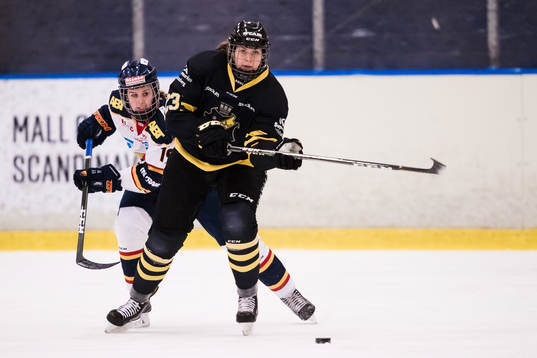 s Louise Nordberg Tenglin och Djurgårdens Julia Östlund