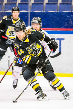 Panterns Olle Liss och Vita Hästens Alexander Pettersson