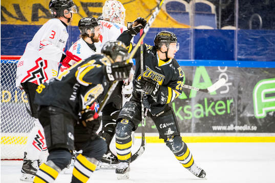 Panterns Sebastian Strandberg oroar framför Vita Hästens
