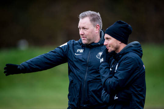 Tränare Patrick Winqvist och assisterande tränare