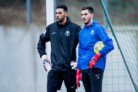 Målvakt Hossin Lagoun och målvakt Marko Johansson