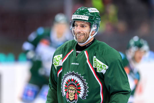 Frölundas Joel Lundqvist innan ishockeymatchen i SHL