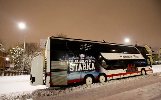 Linköpings spelarbuss i snön